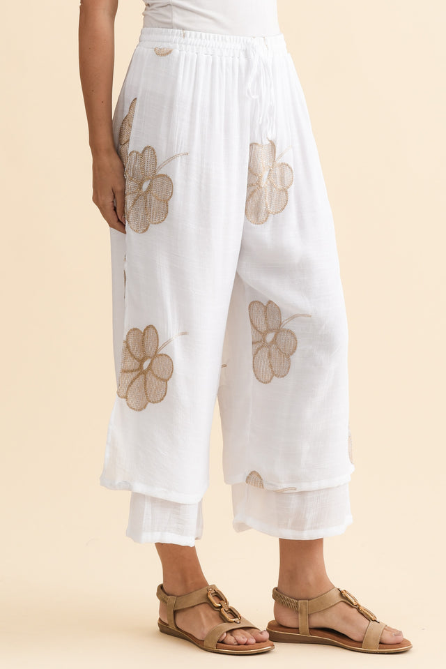 alt text|model:MJ image 3