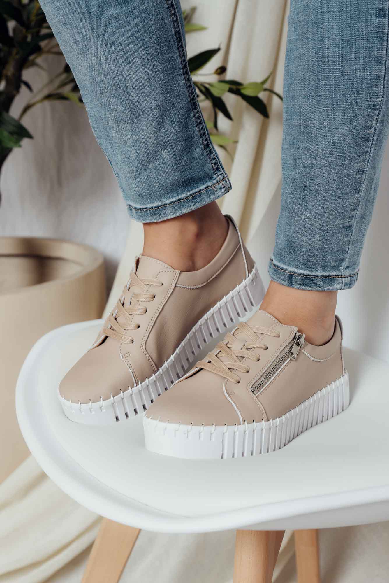 New Ladies Oversized Chunky Sneakers Hard Wearing Womens Workout Casual and  Fashion Sneakers Shoes - China Ladies Chunky Sneakers and Oversized Chunky  Sneakers price | Made-in-China.com