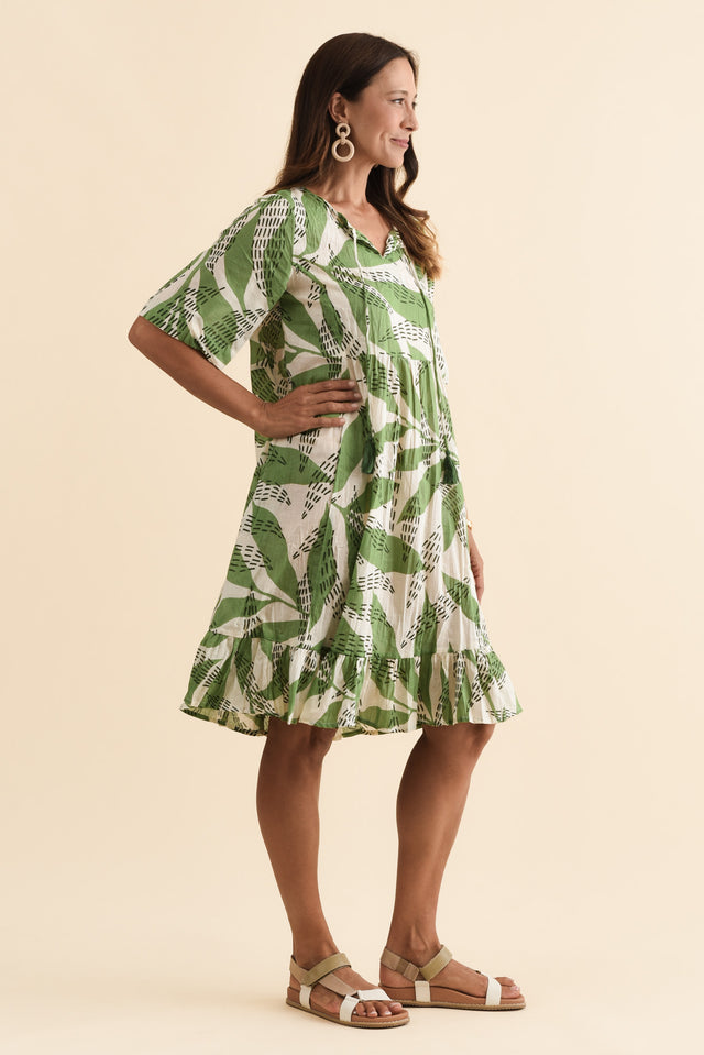 alt text|model:Cara image 3