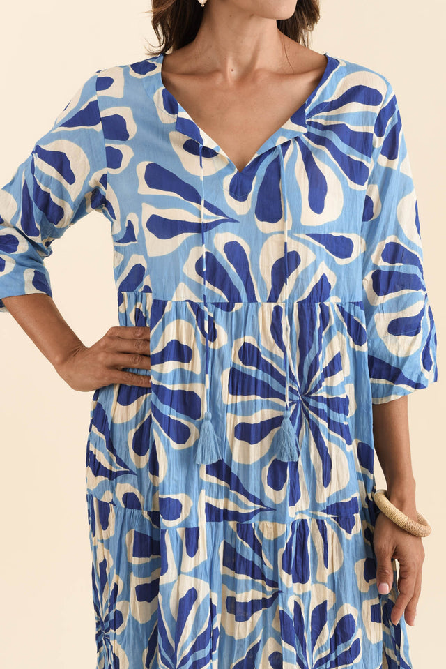 alt text|model:Cara image 5