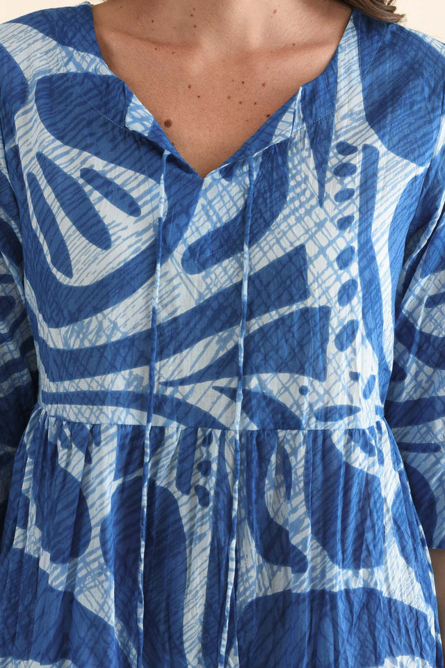 Milana Cobalt Abstract Crinkle Cotton Dress,Detail,Brunette model,alt text|model:MJ image 5