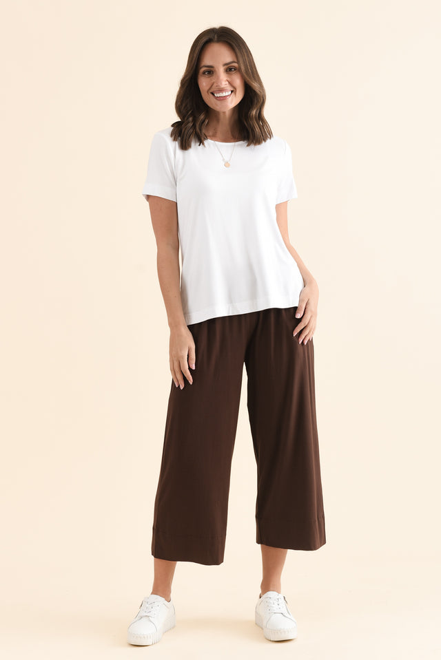 Minelli White Bamboo Tee,Full Body,Brunette model,alt text|model:MJ image 6