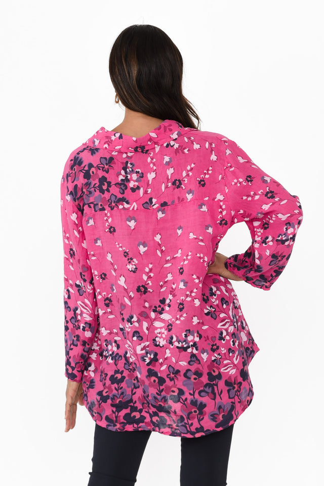 alt text|model:Cara image 5