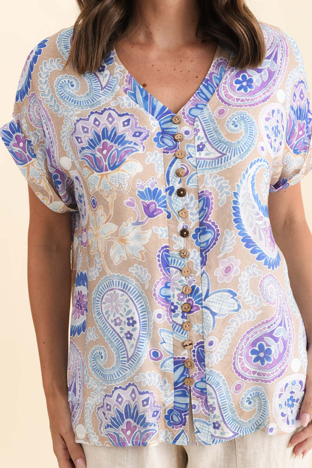 alt text|model:MJ image 6