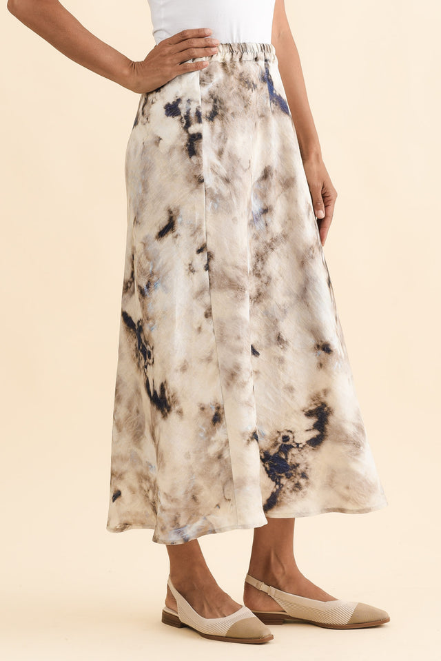 alt text|model:Cara image 3