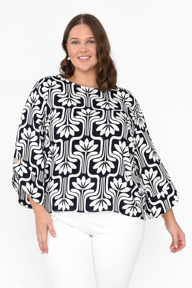 plus-size,curve-tops,plus-size-sleeved-tops,plus-size-work-edit image 7