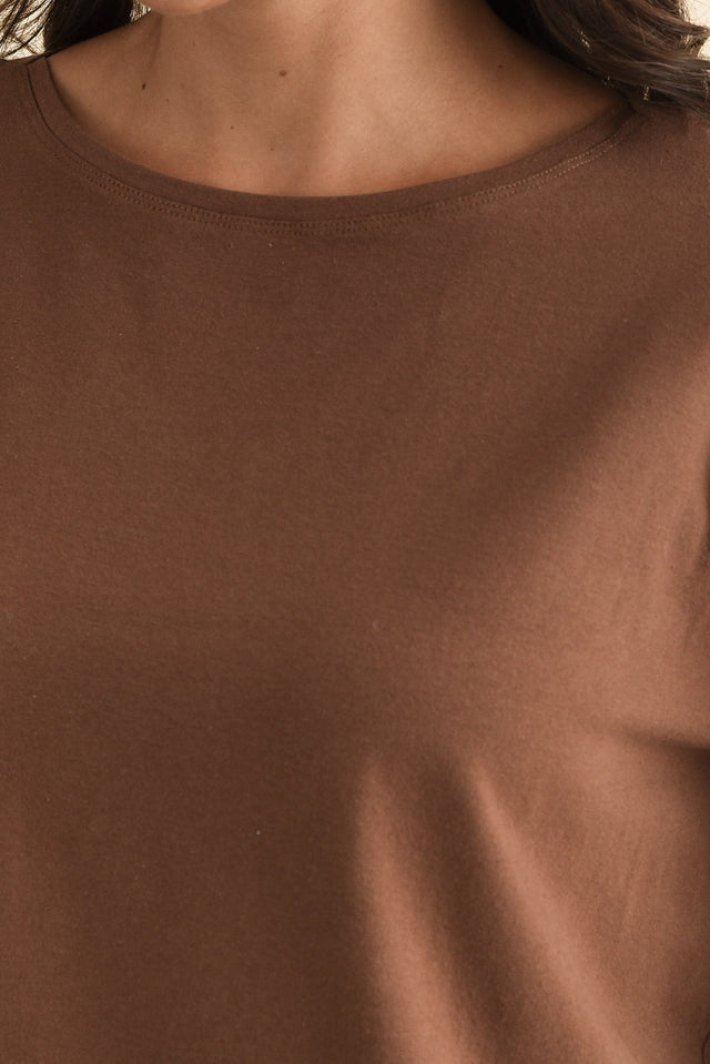 Moya Chocolate Hi Lo Top,Brunette model,alt text|model:Brontie image 7