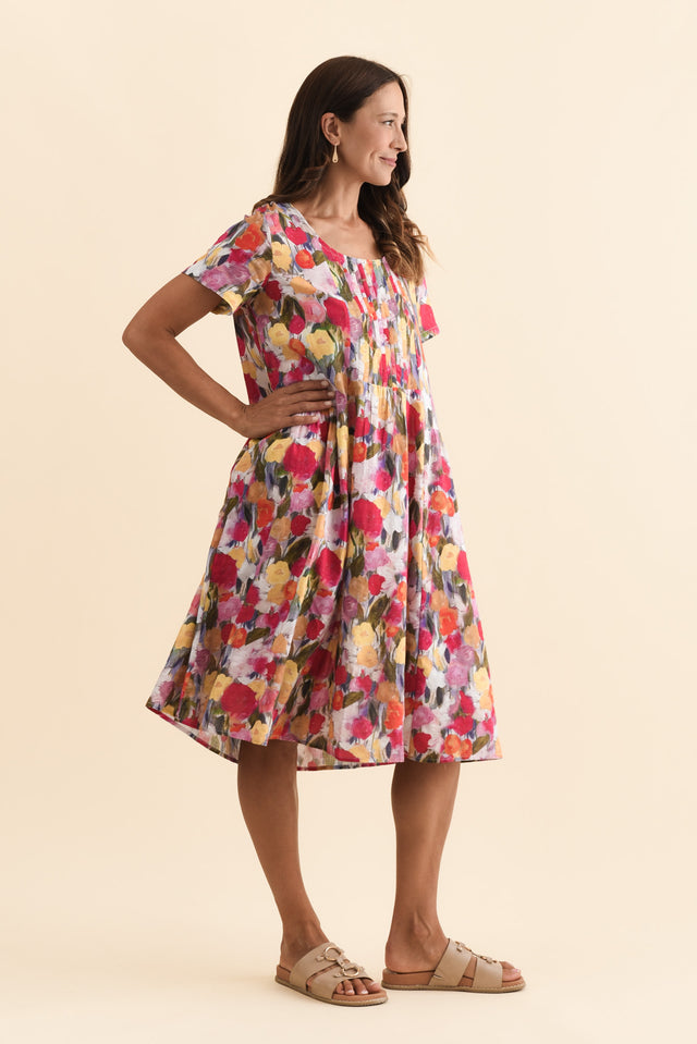 alt text|model:Cara image 3