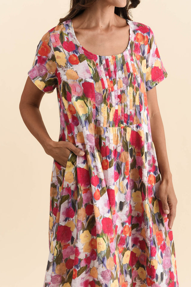 alt text|model:Cara image 5