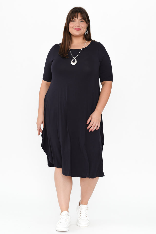 plus-size,curve-basics,curve-dresses,plus-size-sleeved-dresses,plus-size-below-knee-dresses,plus-size-midi-dresses,plus-size-basic-dresses,plus-size-work-edit,plus-size-summer-dresses,alt text|model:Gabby