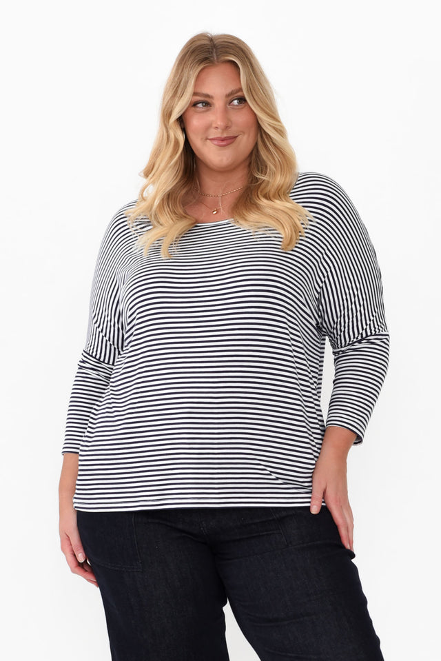 plus-size,curve-basics,curve-tops,plus-size-sleeved-tops,plus-size-basic-tops,alt text|model:Caitlin