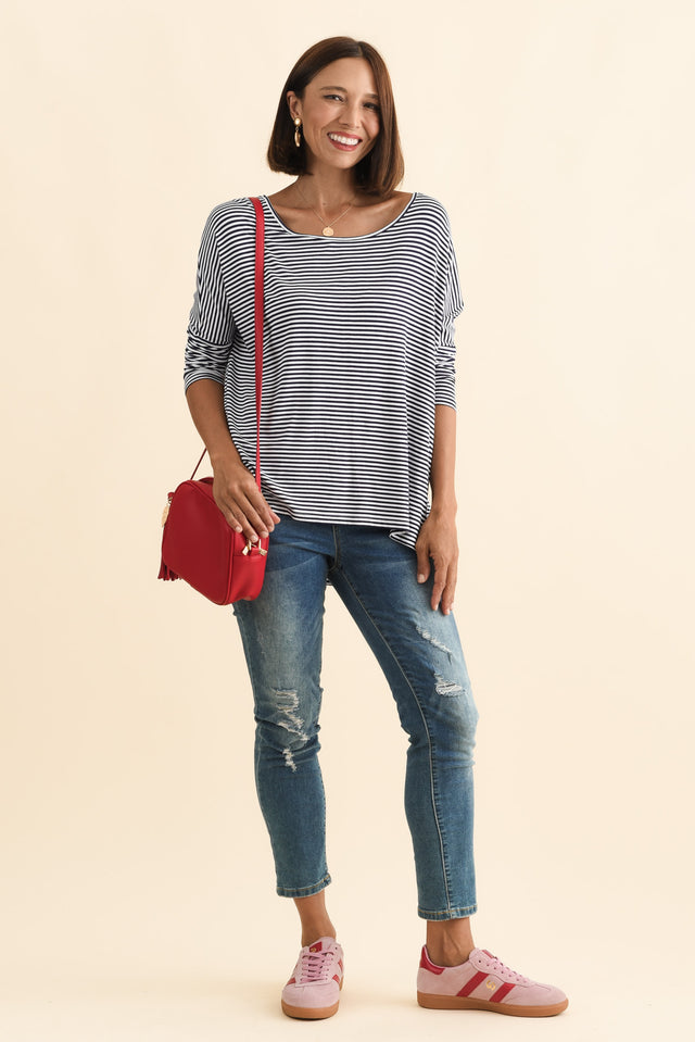 alt text|model:Cara image 3