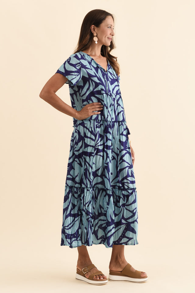 alt text|model:Cara image 3