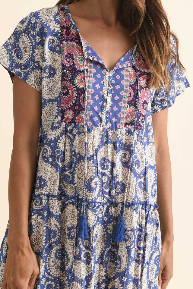 alt text|model:Cara image 6