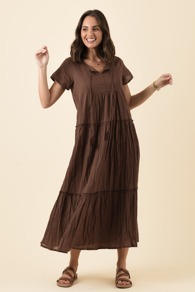 Nona Chocolate Crinkle Cotton Maxi Dress,Brunette model,alt text|model:MJ image 7