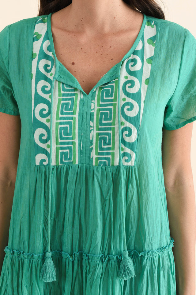 Nona Green Beach Crinkle Cotton Maxi Dress,Detail,Brunette model,alt text|model:MJ image 6