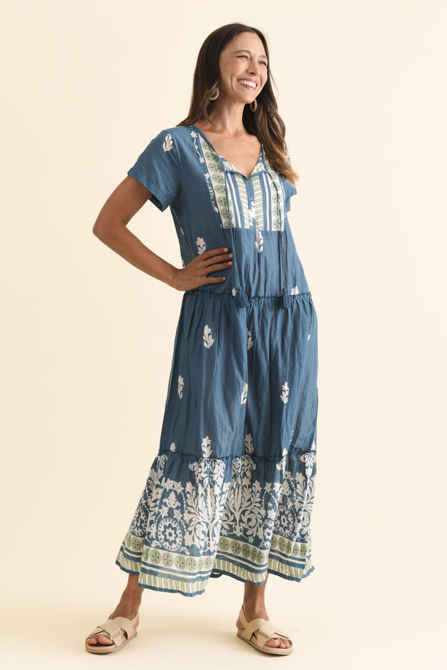Nona Steel Abstract Crinkle Cotton Maxi Dress,Brunette model,alt text|model:Cara image 8