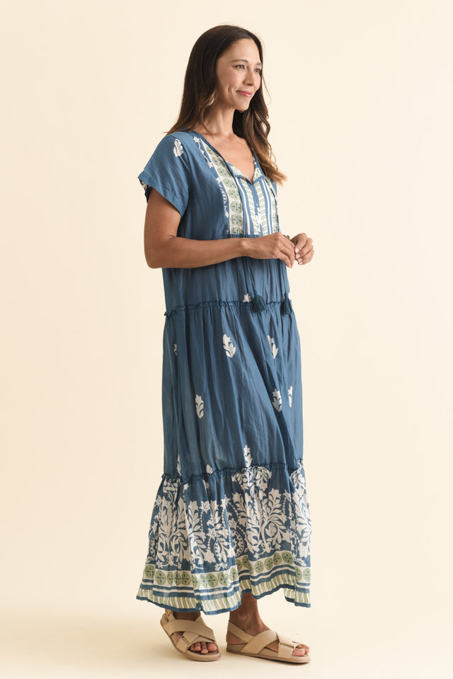 Nona Steel Abstract Crinkle Cotton Maxi Dress,Brunette model,alt text|model:Cara image 5