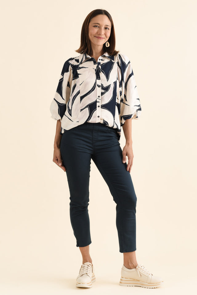 Winslet Navy 7/8 Pants,brunette model,Full Outfit,alt text|model:Cara image 6