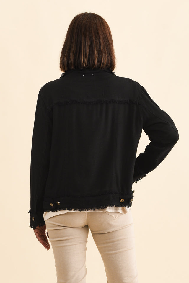 alt text|model:Cara image 4