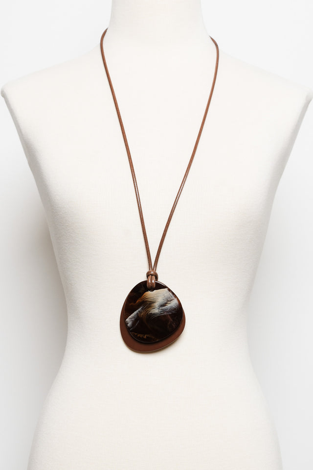 Obre Brown Oval Pendant Necklace image 2