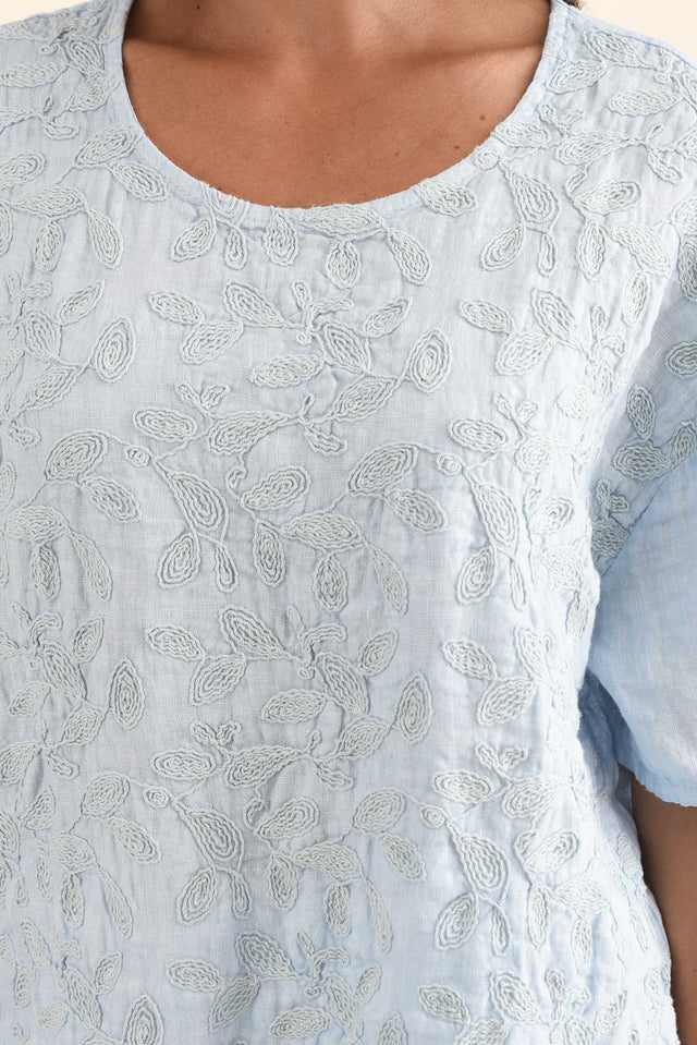 Odia Blue Abstract Linen Embroidered Top,Detail,Brunette model,alt text|model:Brontie image 5