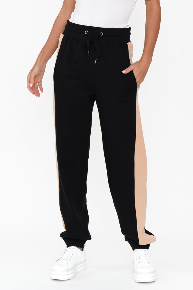 Offhand Black Cotton Pants length_Full rise_High colour_Black PANTS   alt text|model:Brontie;wearing:8