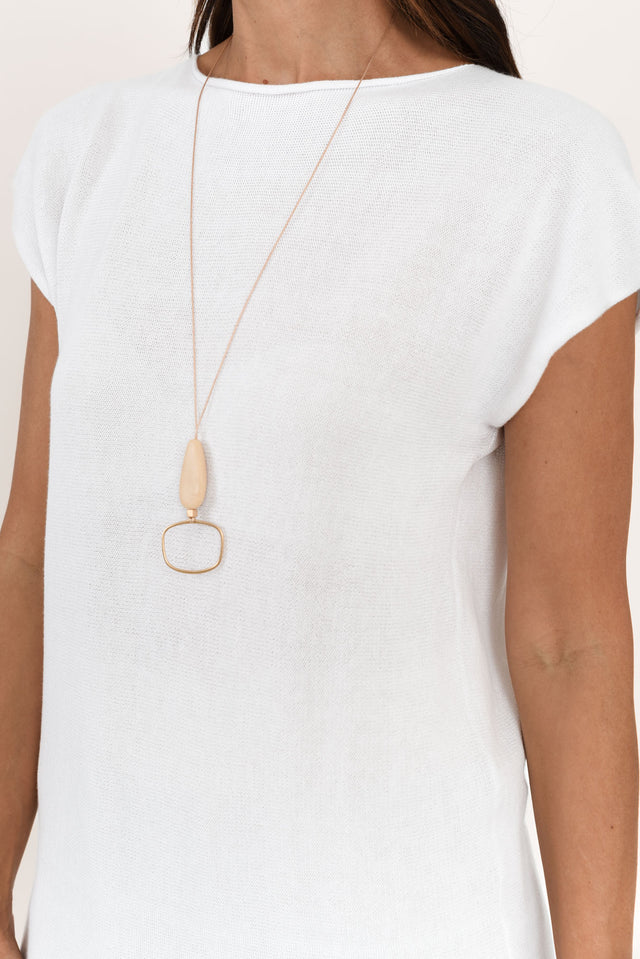 alt text|model:Cara image 6