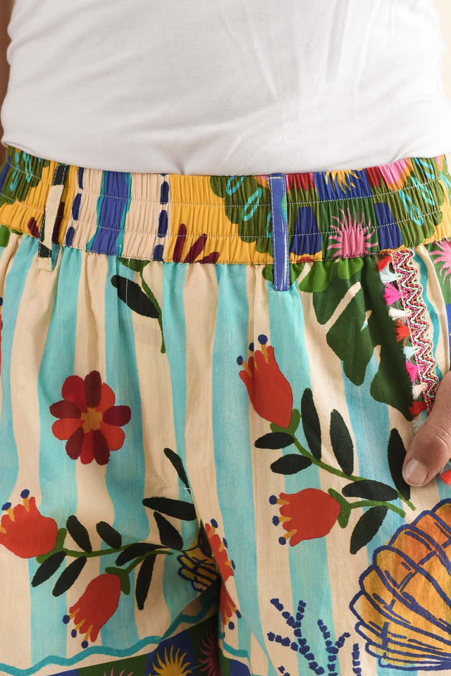 Opex Blue Seaside Cotton Pocket Shorts,Detail,Brunette model,alt text|model:Cara image 5