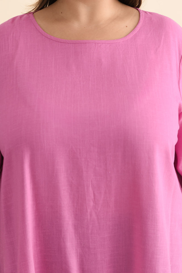Ophelia Pink Scoop Neck Top,Brunette model,plus-size,curve-tops,plus-size-sleeved-tops,alt text|model:Gabby image 8