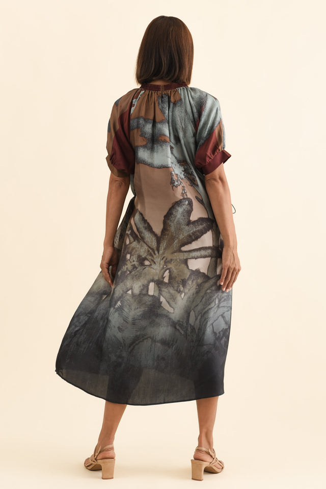 alt text|model:Cara image 4