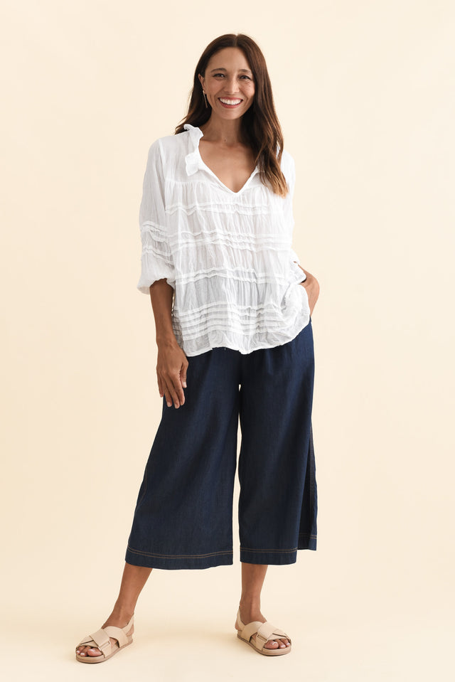 alt text|model:Cara image 4