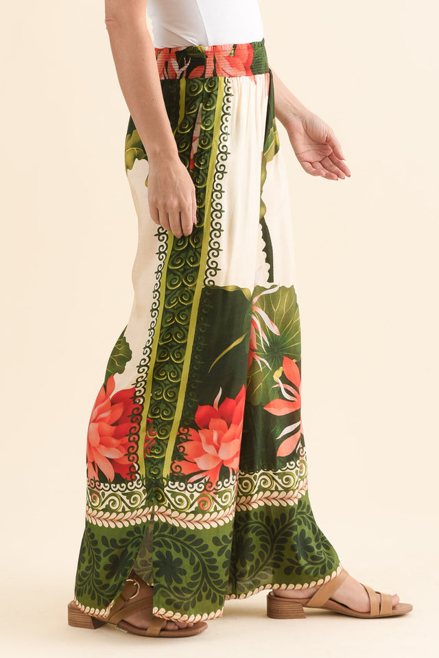 Payson Green Flower Pocket Pants,Side,Brunette model,alt text|model:MJ image 3