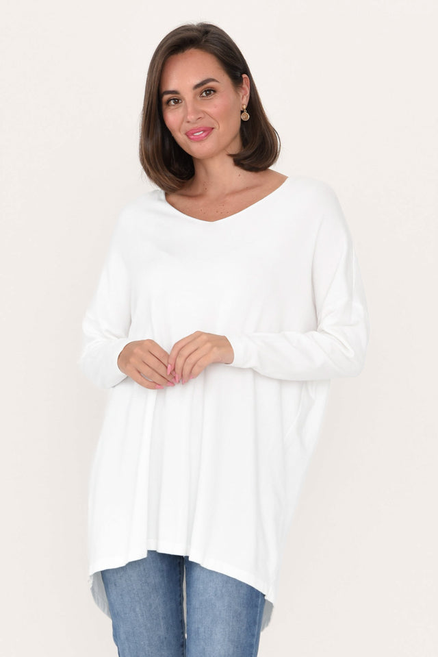 Piper White V Neck Knit Jumper neckline_V Neck hem_Hi Lo print_Plain sleeve_Long colour_White JUMPERS   alt text|model:MJ