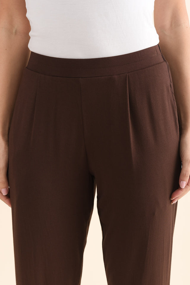 Polaris Chocolate Bamboo Cropped Pants,Detail,Brunette model,alt text|model:MJ image 5