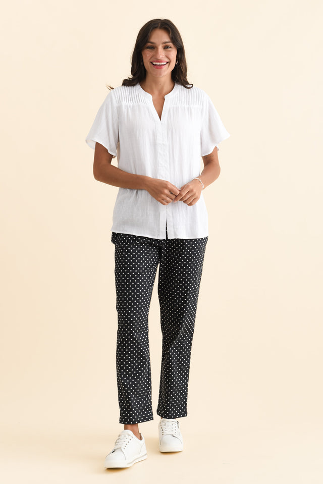 Ponny White Linen Blend Button Top,Brunette model,alt text|model:Brontie image 7