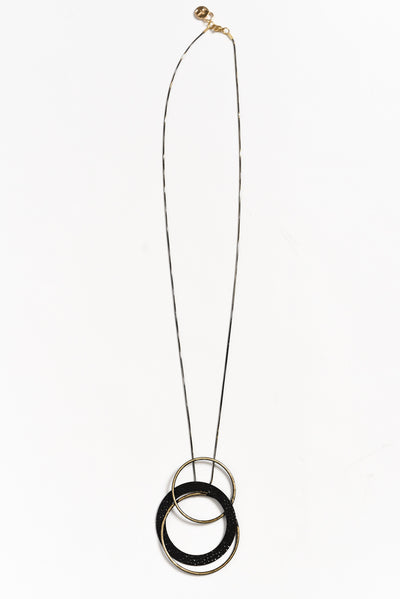 Pronto Black Circle Pendant Necklace