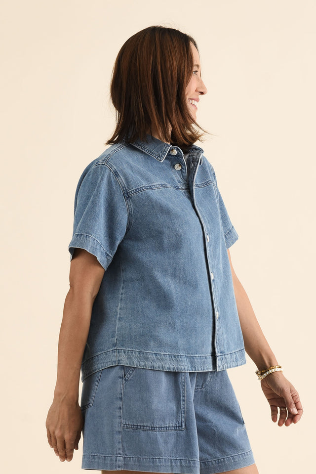 Quinn Blue Denim Collared Shirt,brunette model,Side of Outfit,alt text|model:Cara image 3