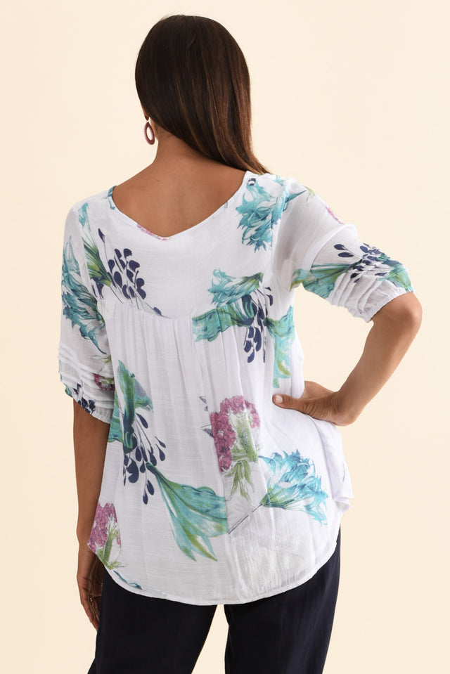 alt text|model:Cara image 6