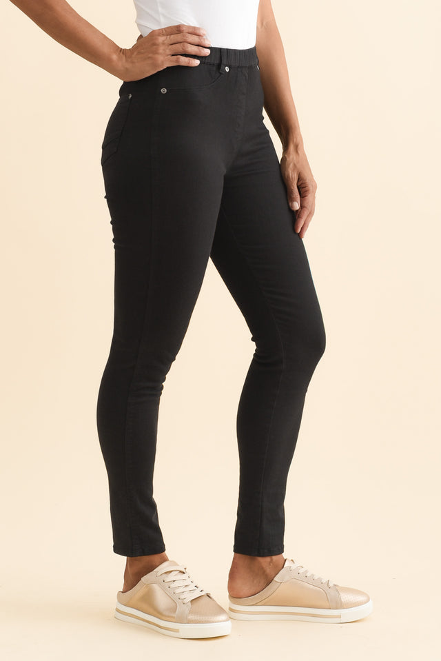 alt text|model:Cara image 4