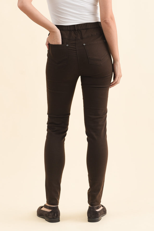 Reed Chocolate Stretch Cotton Pants,Brunette model,alt text|model:MJ image 6