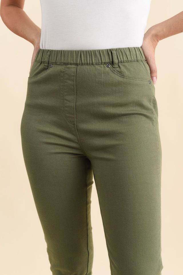Reed Khaki Stretch Cotton Pants,Brunette model,alt text|model:MJ image 6
