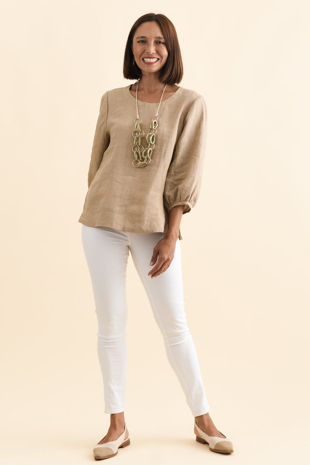 alt text|model:Cara image 8