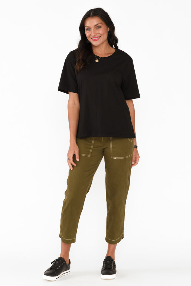 Relax Black Cotton Tee,Brunette model,alt text|model:Brontie image 7