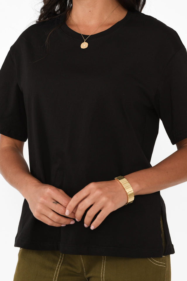 Relax Black Cotton Tee,Brunette model,alt text|model:Brontie image 6