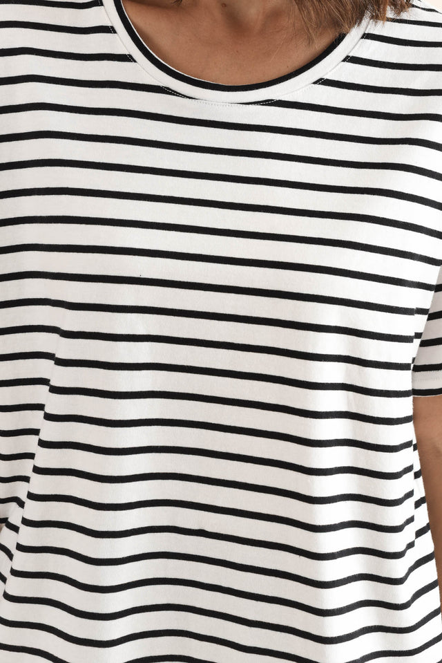 Relax Black Stripe Cotton Tee,Detail,Brunette model,alt text|model:Cara image 5