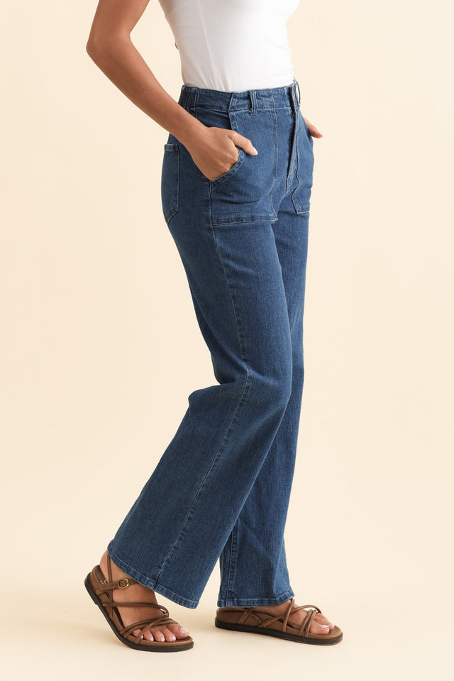 Relax Blue Straight Leg Jeans,Brunette model,alt text|model:Brontie image 4