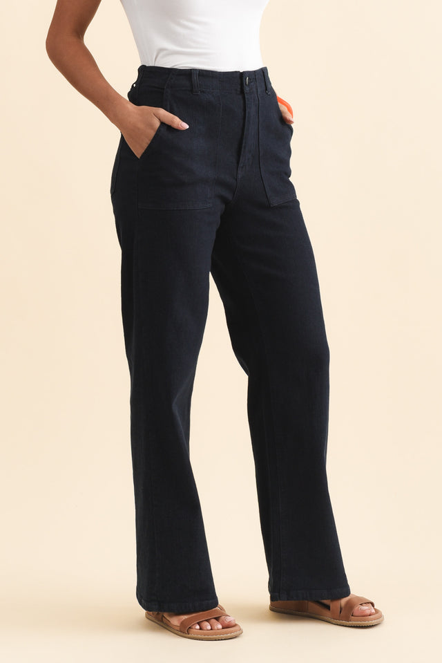 alt text|model:Brontie image 4