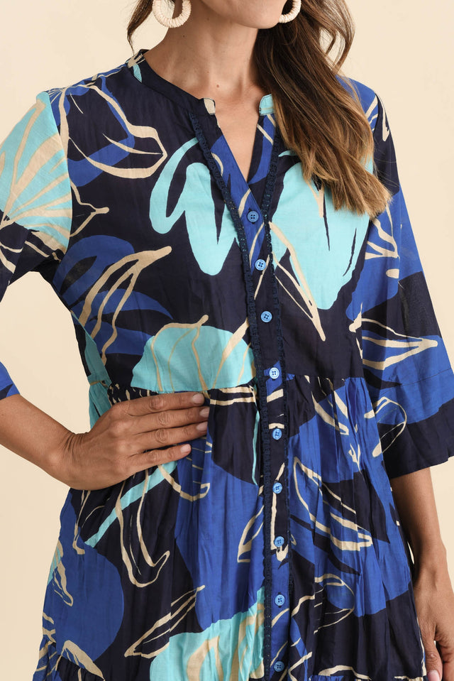 alt text|model:Cara image 6