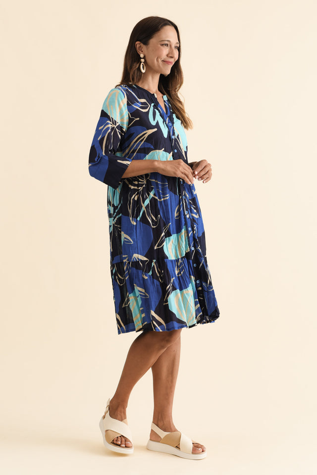 alt text|model:Cara image 4